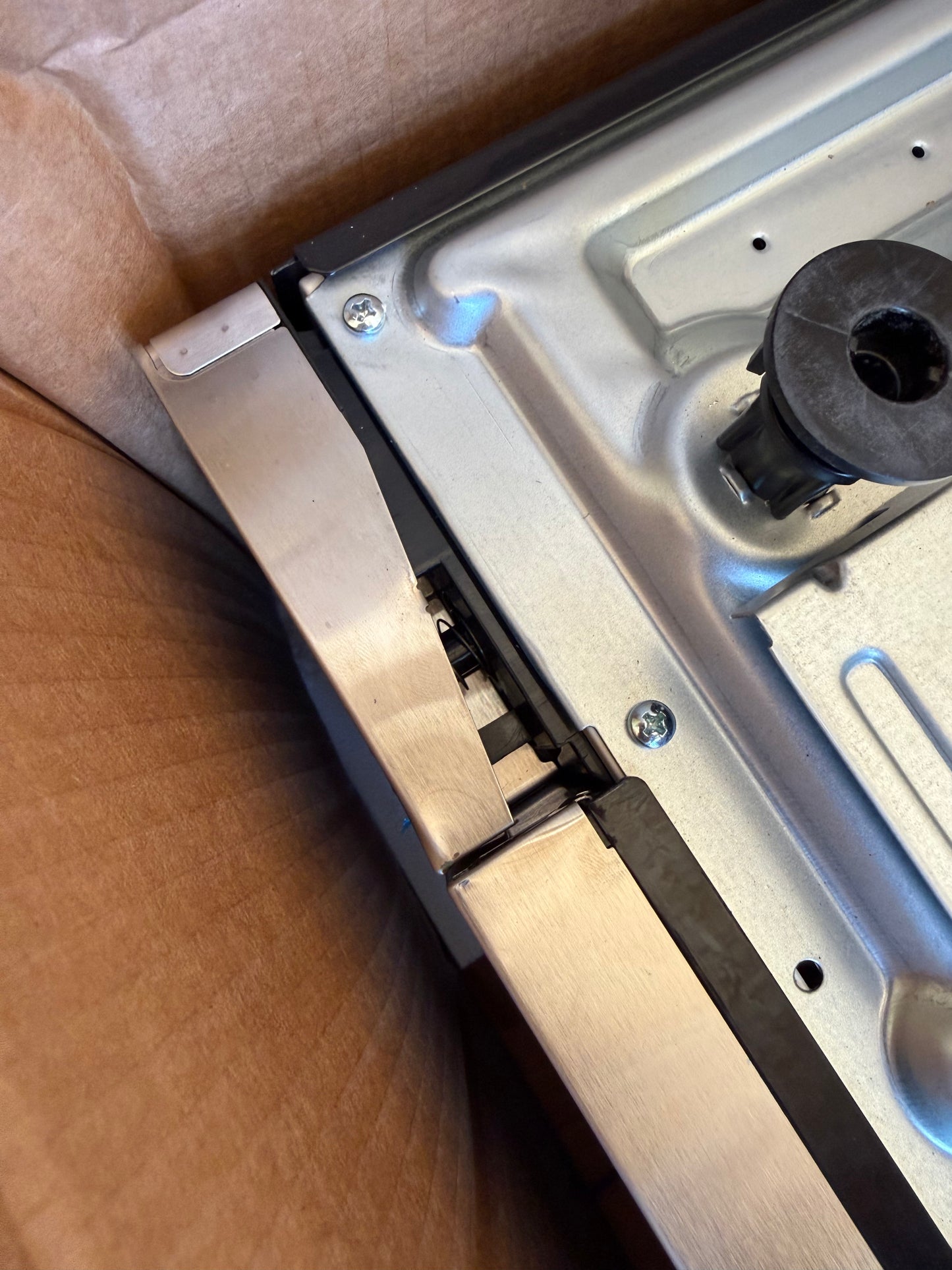 Magic Chef 1.3 CU Built-In Microwave Oven MCG1311ARS Camper/RV - CHIPPED BUTTON