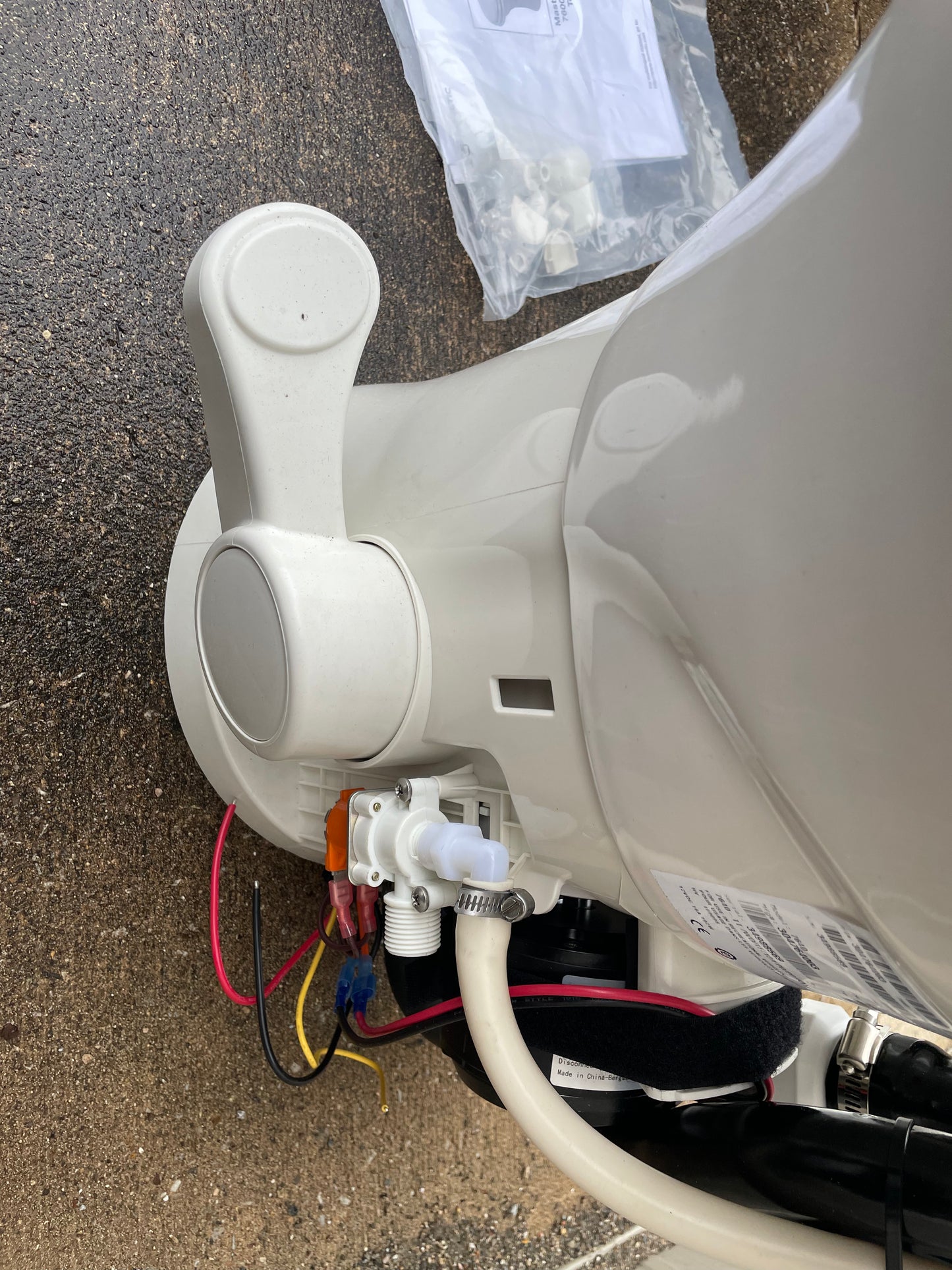 Dometic 7640 Master Flush Ceramic Toilet, White 304764001